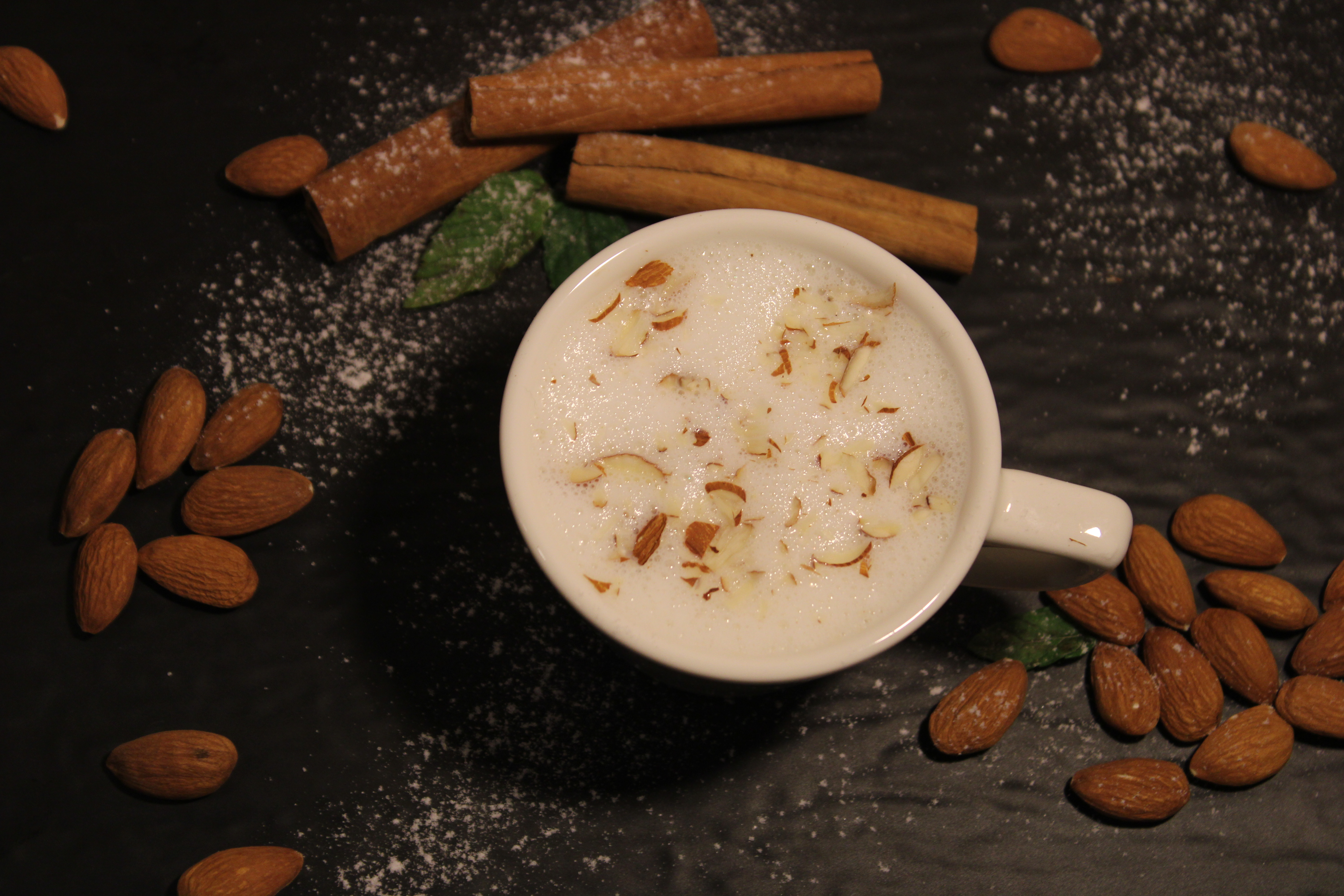 BADEMLİ SALEP (SÜTLÜ)