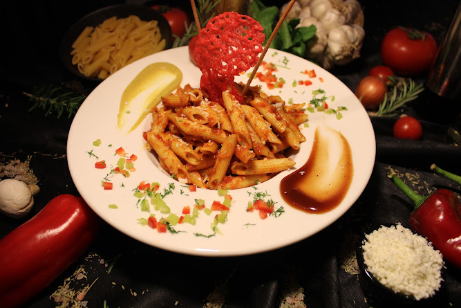 NAPOLİYATTA SOSLU PENNE 