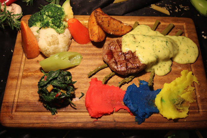 BERNEZ SOSLU STEAK